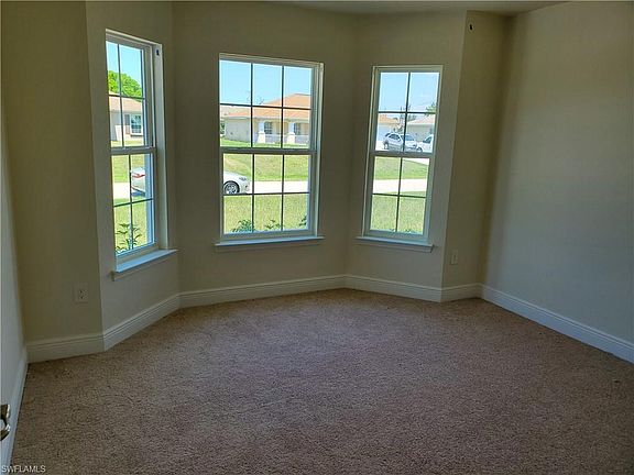4th image of 4108 NE 15th Pl