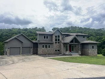 168 Ashwood Ln — Photo 3