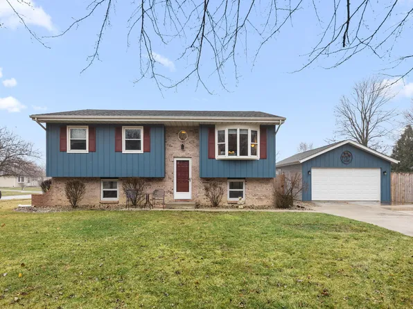 902 Aspen St, Hebron, IN 46341