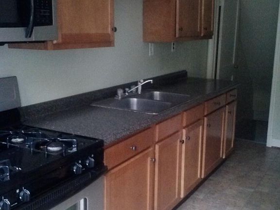 Kitchen. Dishwasher has been installed