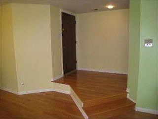 3rd image of 916 Surrey Dr #2BL