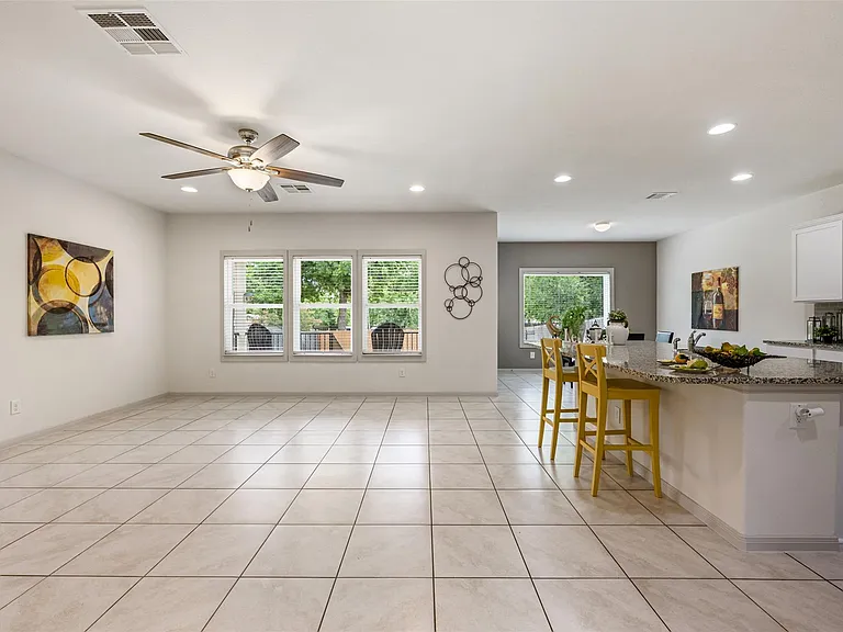 1116 La Conterra Blvd — Photo 11