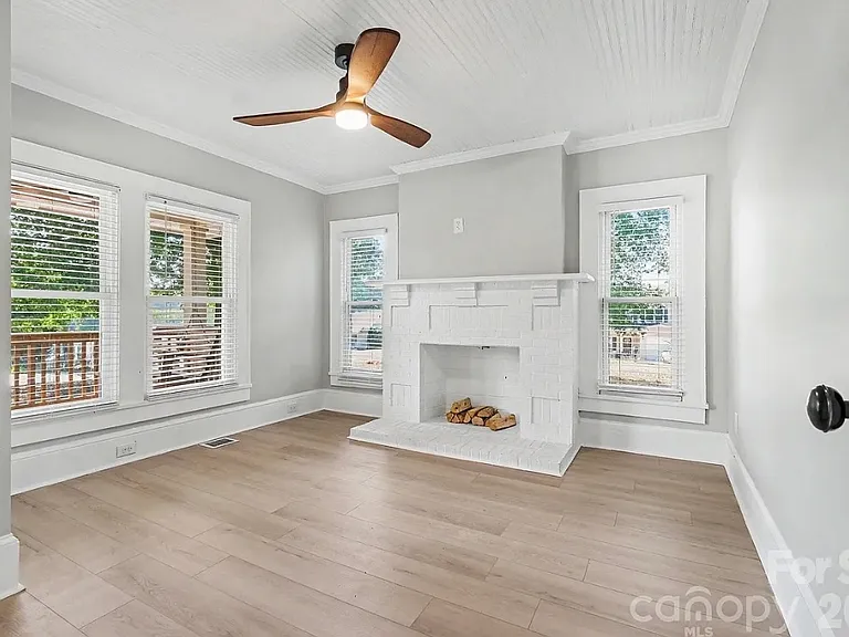 1601 Lawing Rd — Photo 3