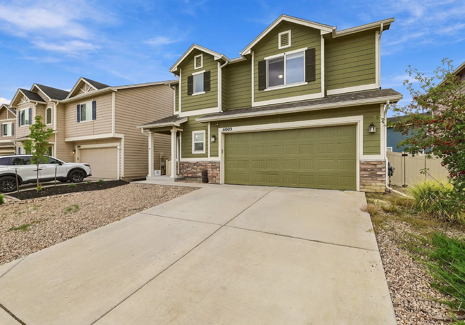 3 bed, 2.0 bath, 1736 sqft, $3,100 — Photo 2