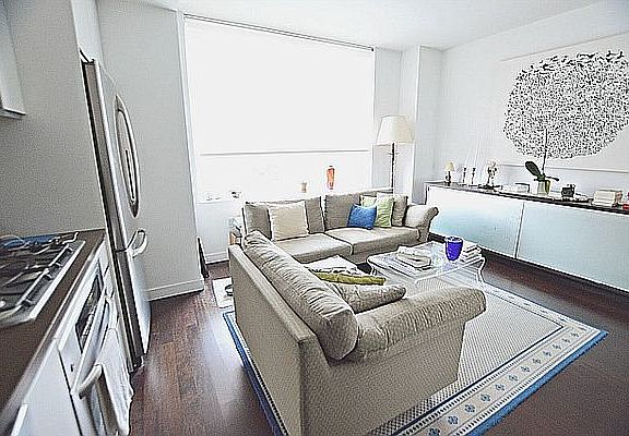 4th image of 306 Gold St APT 5C