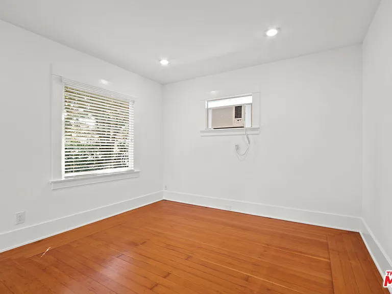 4260 Lincoln Ave — Photo 7