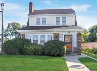 18 Kernochan Ave, Hempstead, NY 11550