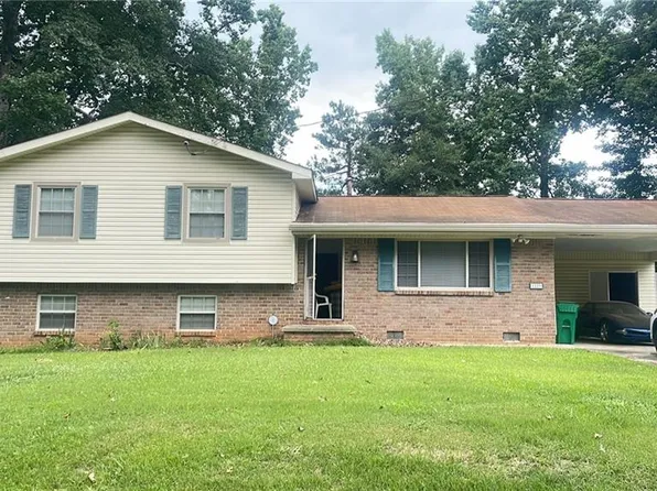 1229 De Leon Ct, Clarkston, GA 30021