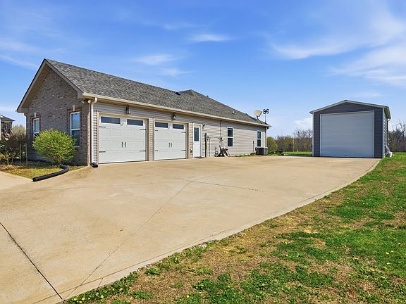 5th image of 4865 Devers Rd