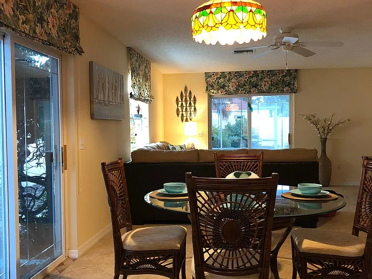 916 Mendoza Blvd — Photo 5