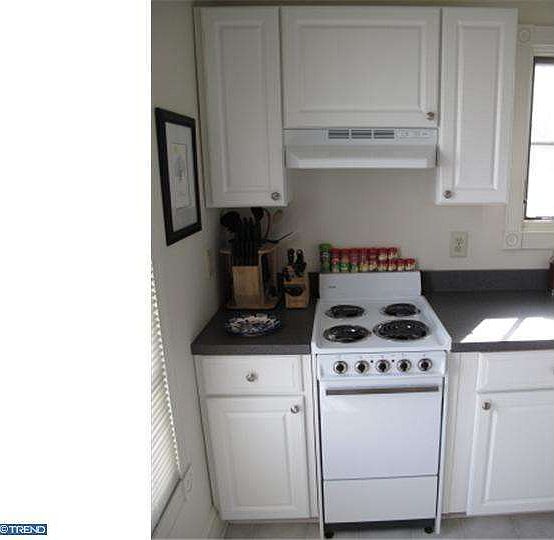2nd image of 347 Nassau St #C