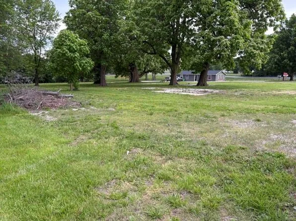 201-207 1/2 Baker St, Baldwin City, KS 66006