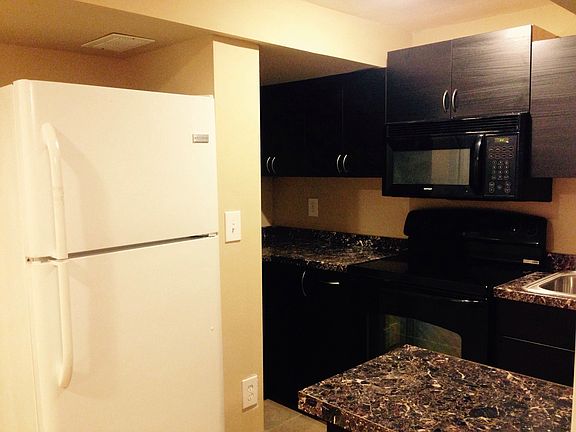 5th image of 10113 Edward Ave