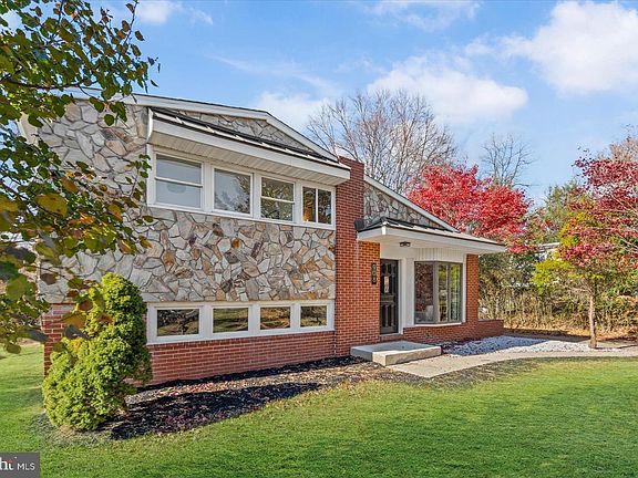 4th image of 908 Scotts Hill Dr