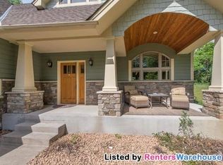 6060 Oakview Ct, Shorewood, MN 55331