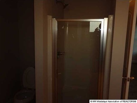 5th image of 4545 Boxwood Ln