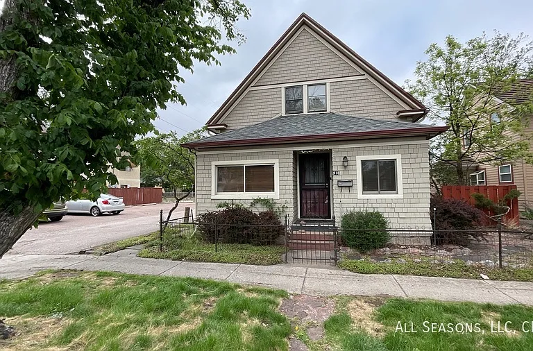 418 E Dale St — Photo 1