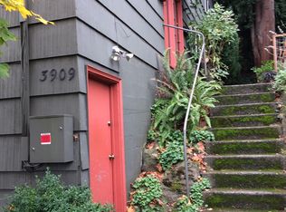 3909 1st Ave NE APT 2, Seattle, WA 98105