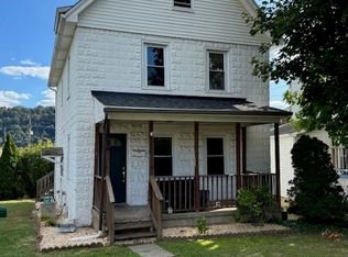 534 Chestnut St, Springdale, PA 15144