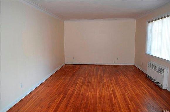 2nd image of 2054 Narragansett Ave