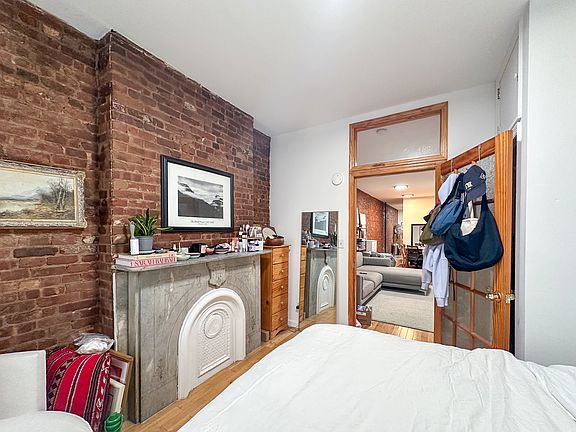 4th image of 215 E 5th St APT 7