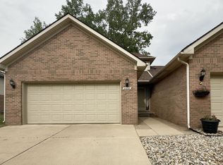 22237 Brehmer Ct, Trenton, MI 48183