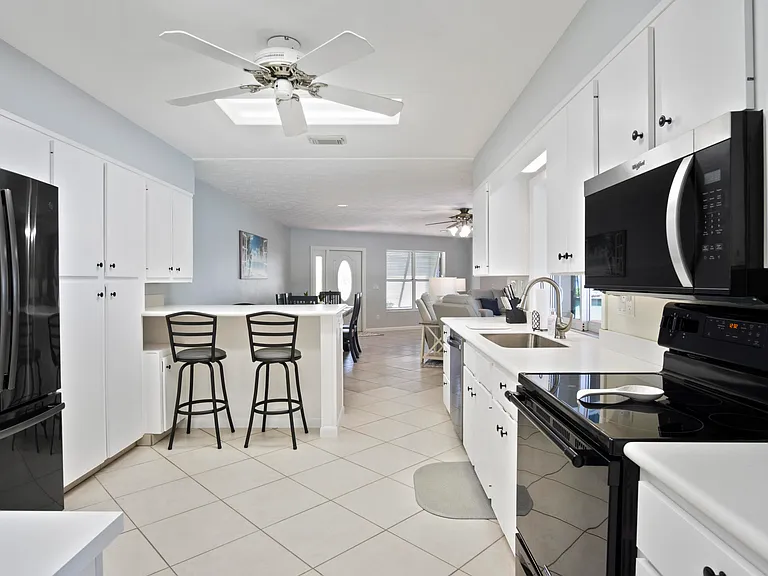 1360 SW Albatross Way — Photo 25