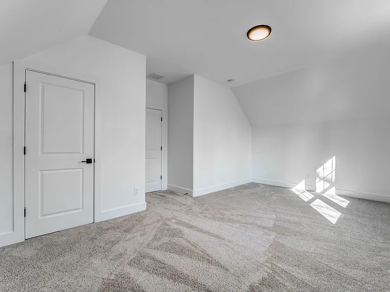 1737 Euclid Ave — Photo 26