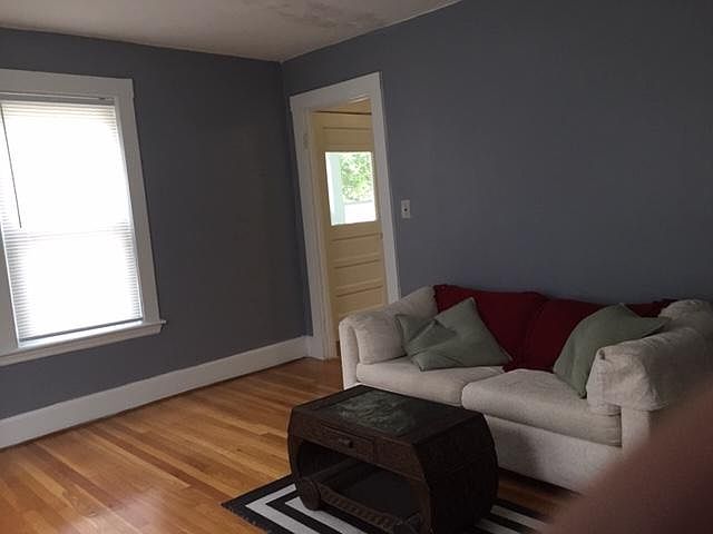 2nd image of 123 Sumner St