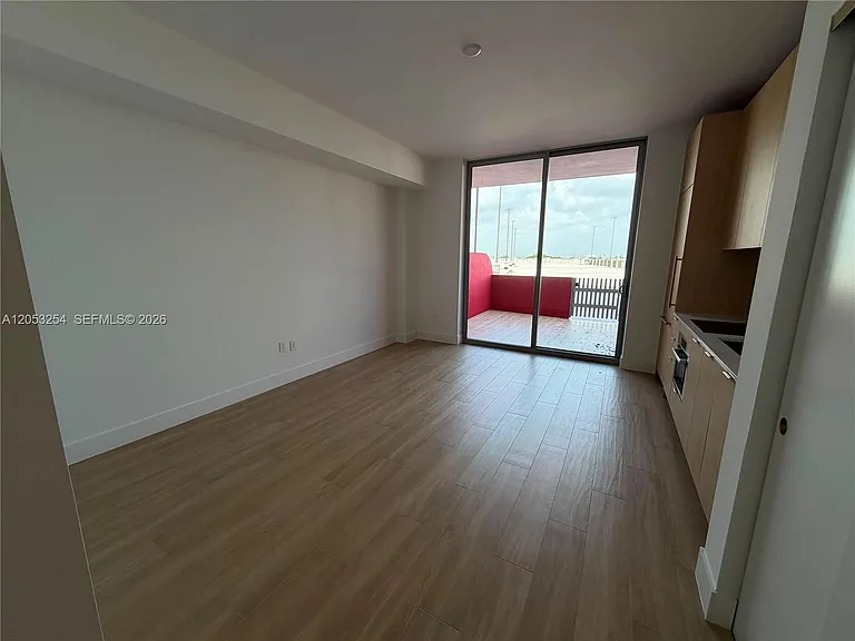 90 NE 32nd St #523 — Photo 5