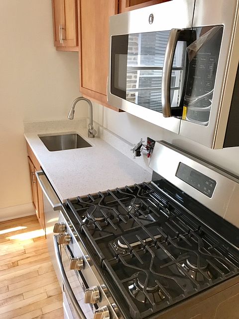 1st image of 1807 W Cortland St APT 2R