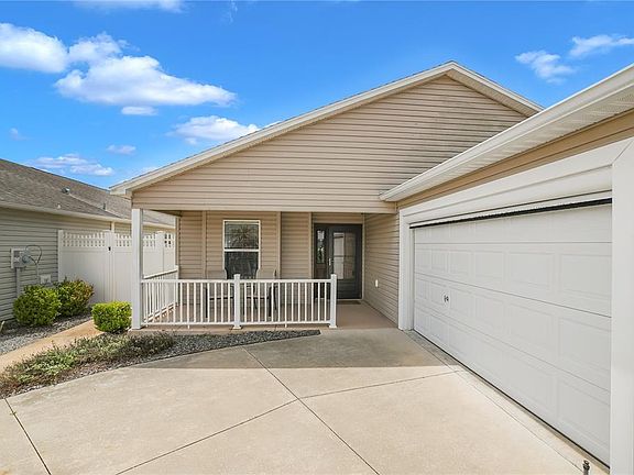 3rd image of 2604 Alcade Pl