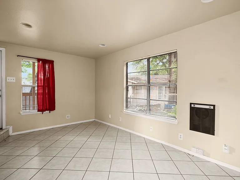3302 Hemlock Ave #B — Photo 6