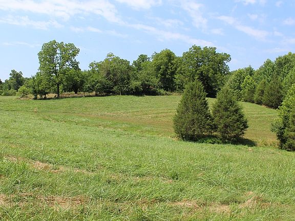 2nd image of 472 Rock Island Farm Ln