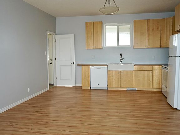5th image of 5406 48th Ave