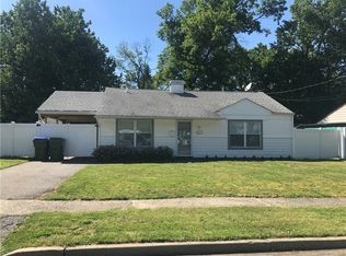 42 Kenmore Rd, Edison, NJ 08817