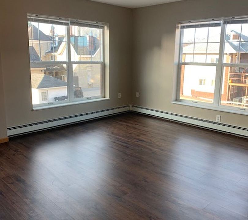 1st image of 420 5th Ave S APT 213