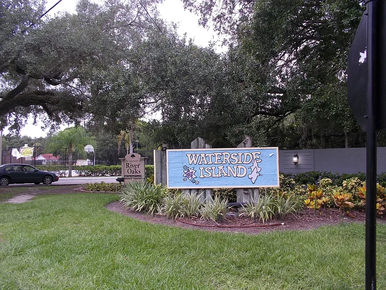 4122 Waterside Island Ct — Photo 2