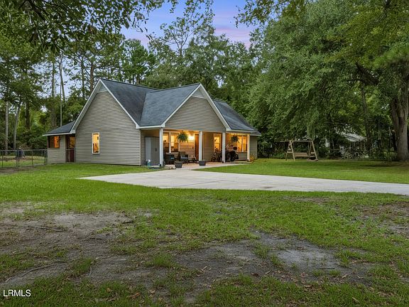 2nd image of 16 Hewlett Road