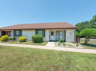 81 Amberly Dr UNIT D, Manalapan, NJ