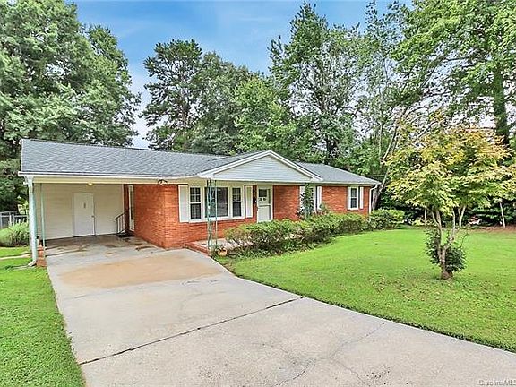 2nd image of 2883 Mary Ave