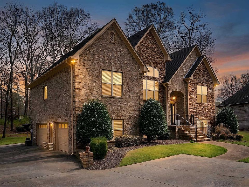 1st image of 120 Flagstone Dr