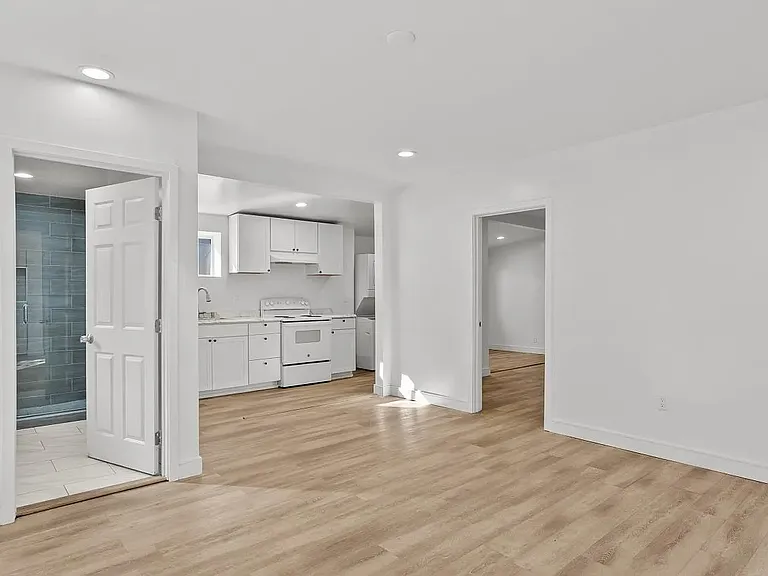 5653 Buffalo Ave — Photo 11