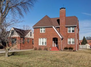 4201 Urbandale Ave, Des Moines, IA 50310