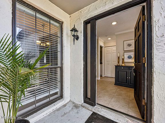 4th image of 167 BERMUDA Court