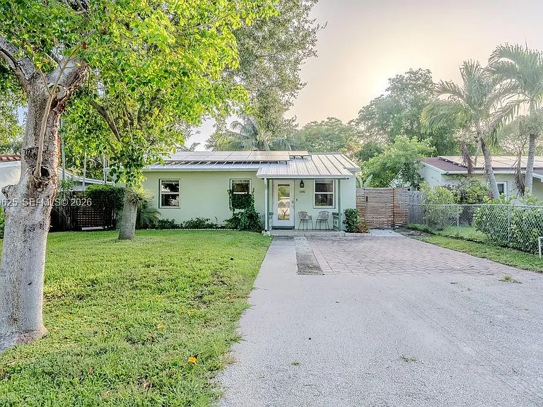 1305 NW 5th Ave — Photo 2