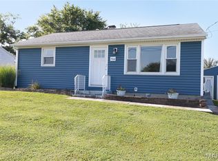 704 Park St, Waterloo, IL 62298