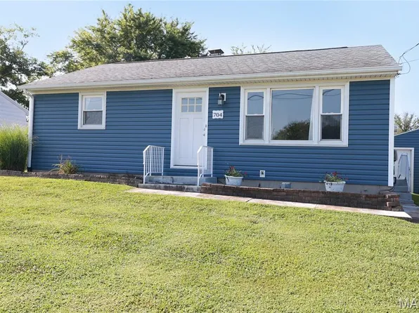 704 Park St, Waterloo, IL 62298