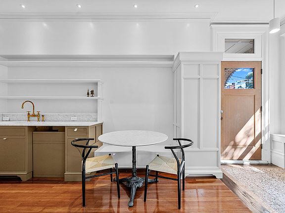4th image of 320 Tappan St #1