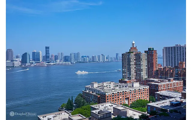 Rented by Douglas Elliman | media 17